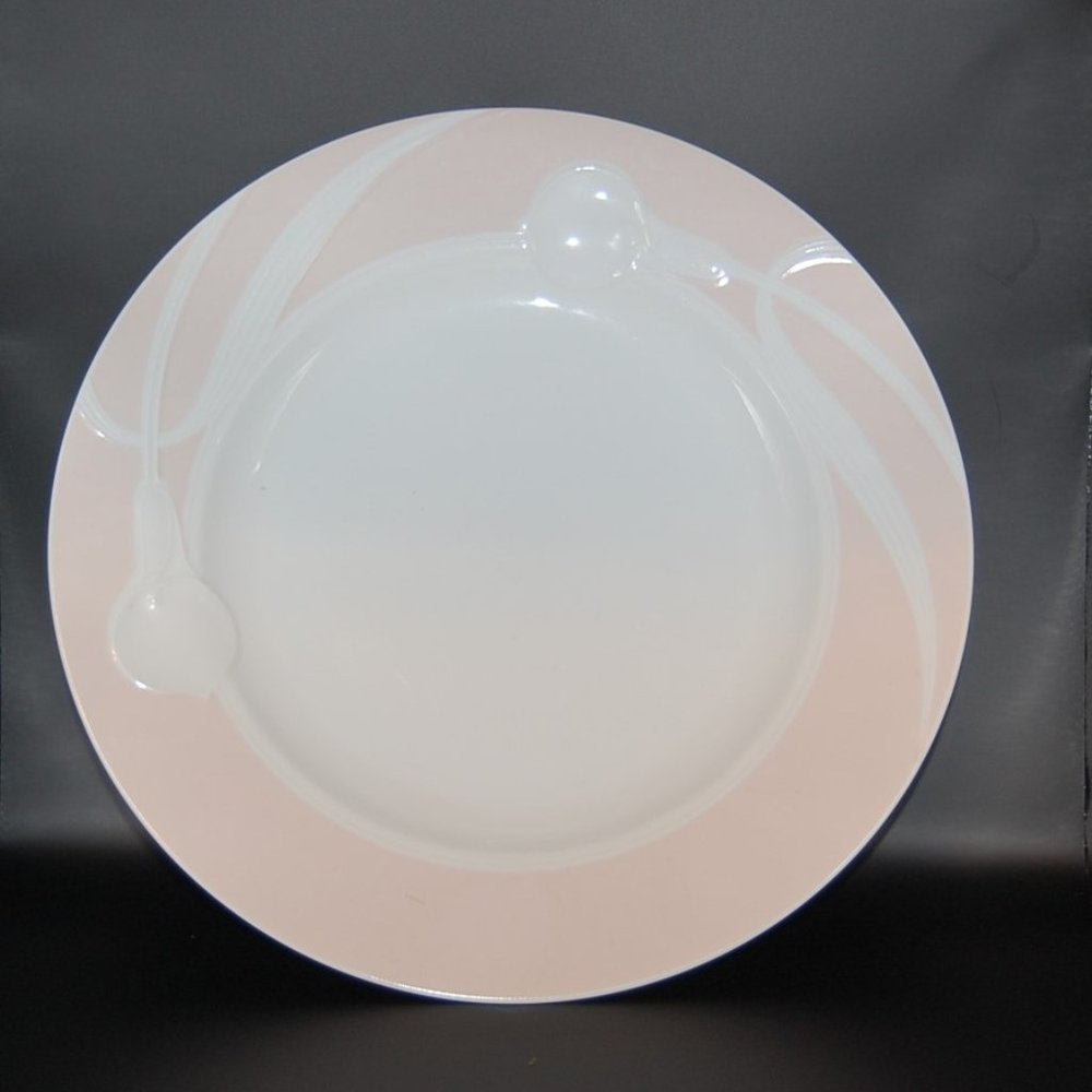 Mikasa Classic Flair Peach 12" Round Chop Platter Calla Lily